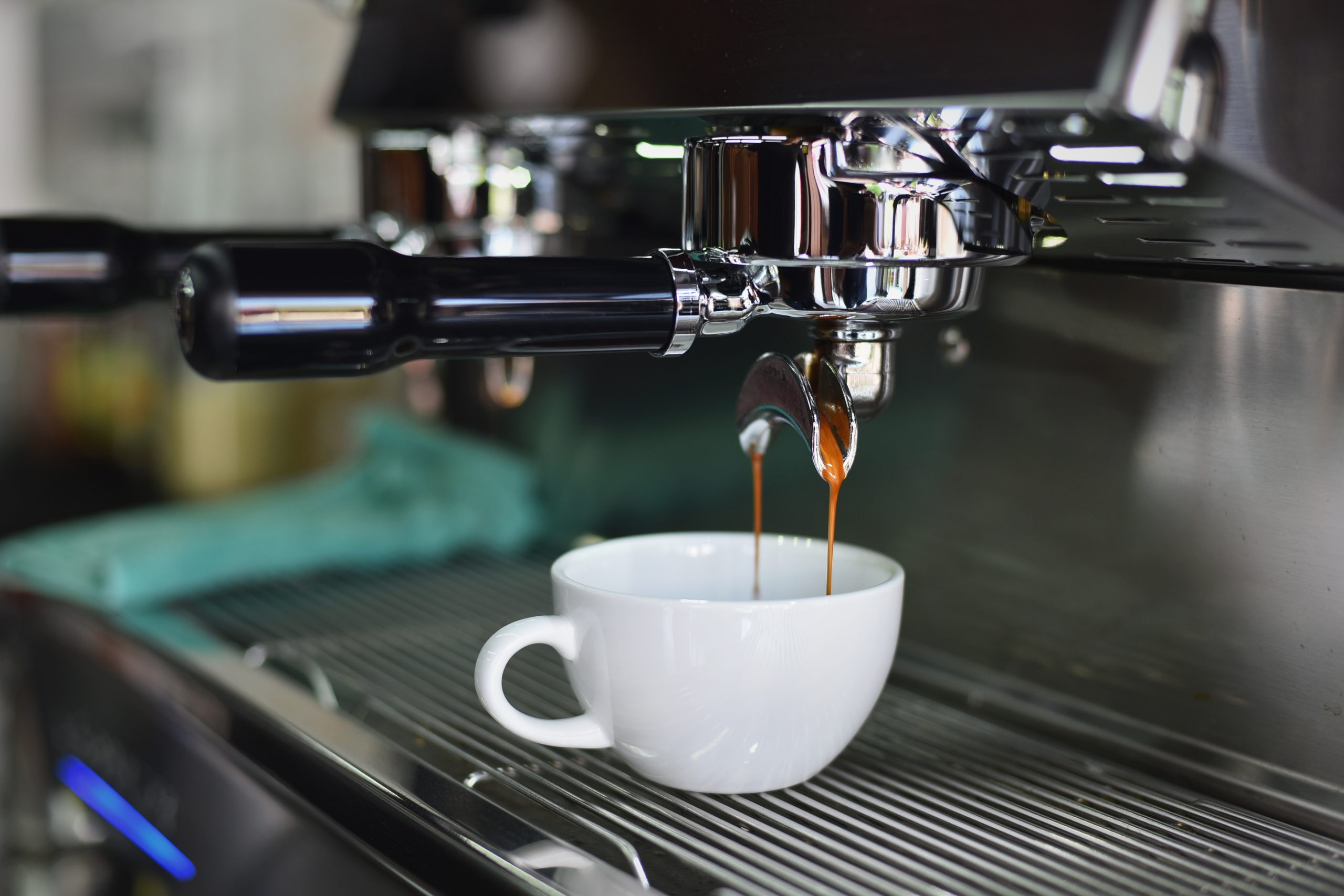 Exploring the Best Coffee Machines for Your Home Brewing Experience